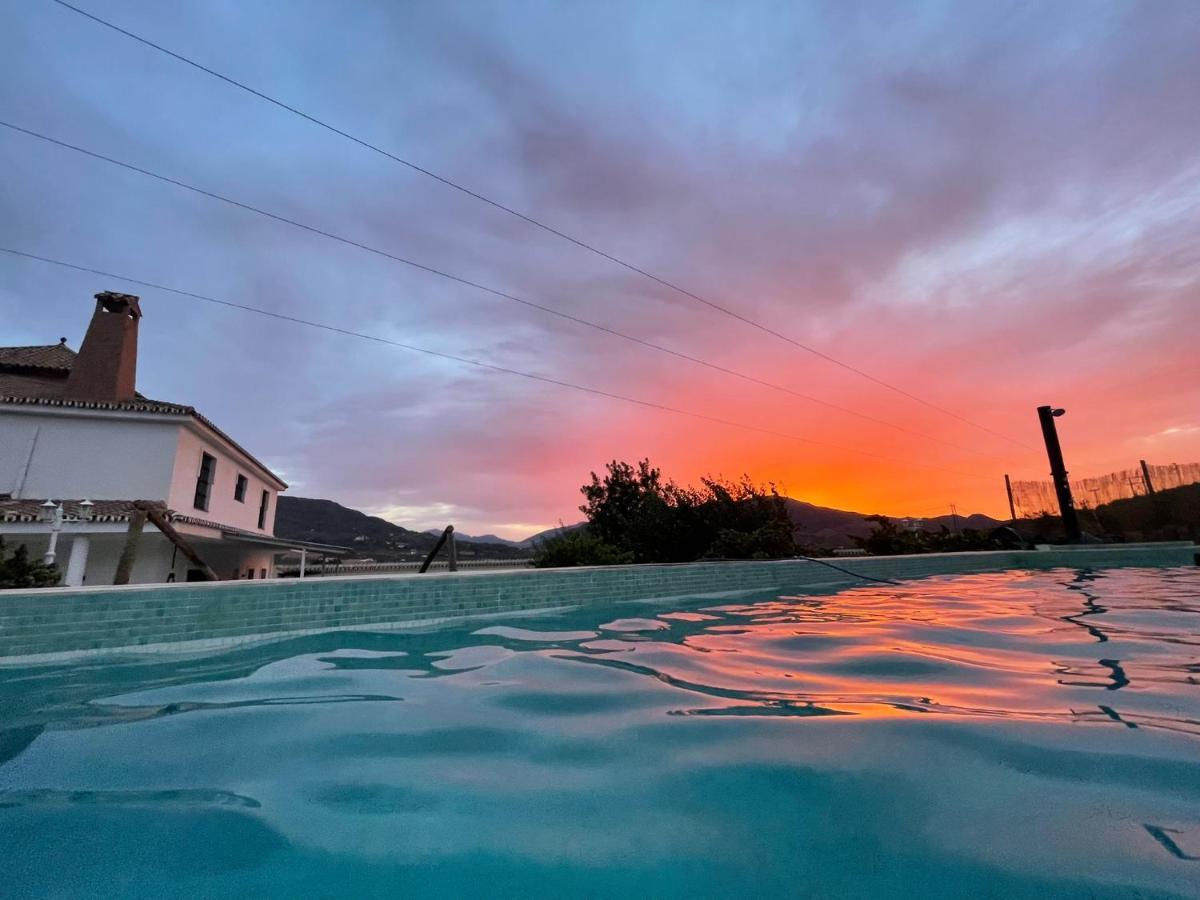 Villa 20 adultos Pool 15 x 8 AC Parking gratuito Acceso carretera Sin vecinos Álora Exterior foto