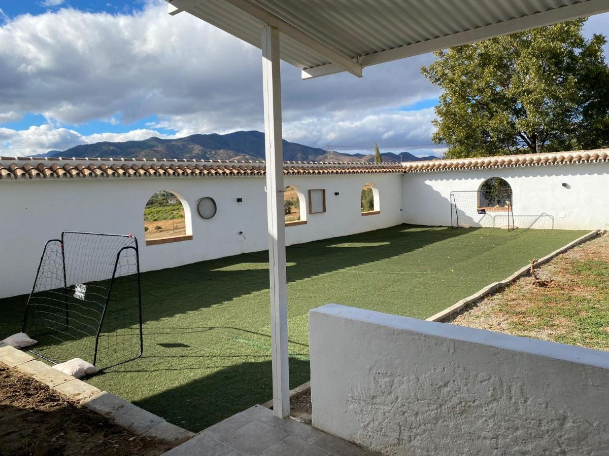 Villa 20 adultos Pool 15 x 8 AC Parking gratuito Acceso carretera Sin vecinos Álora Exterior foto