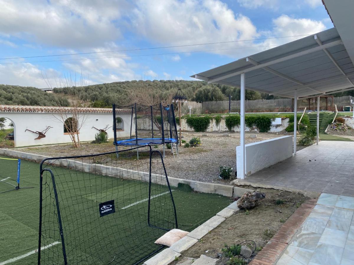 Villa 20 adultos Pool 15 x 8 AC Parking gratuito Acceso carretera Sin vecinos Álora Exterior foto